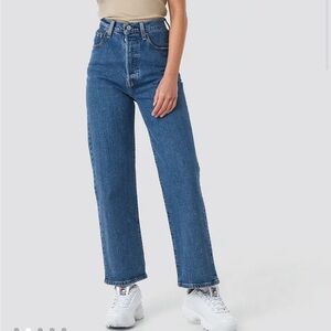 Levi’s Ribcage Jeans
